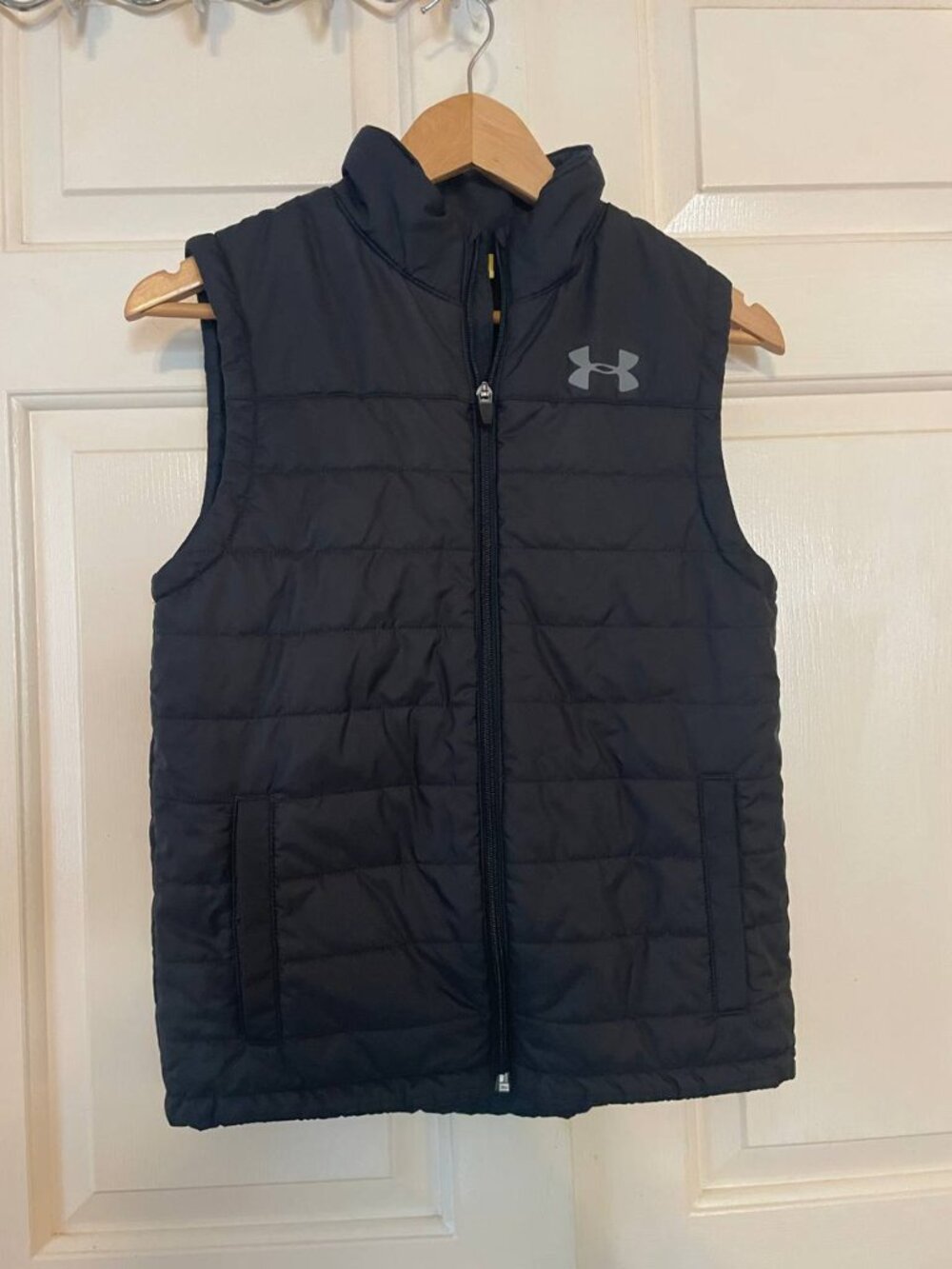Under Armour Youth Large Black Puffer Vest | Athleisure & Gorpcore Ready
